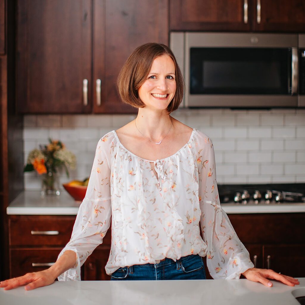 Ann Kent, Registered Dietitian Nutritionist with Peas and Hoppiness – 1-1 Nutrition Coaching and Customizable Meal Planning Service