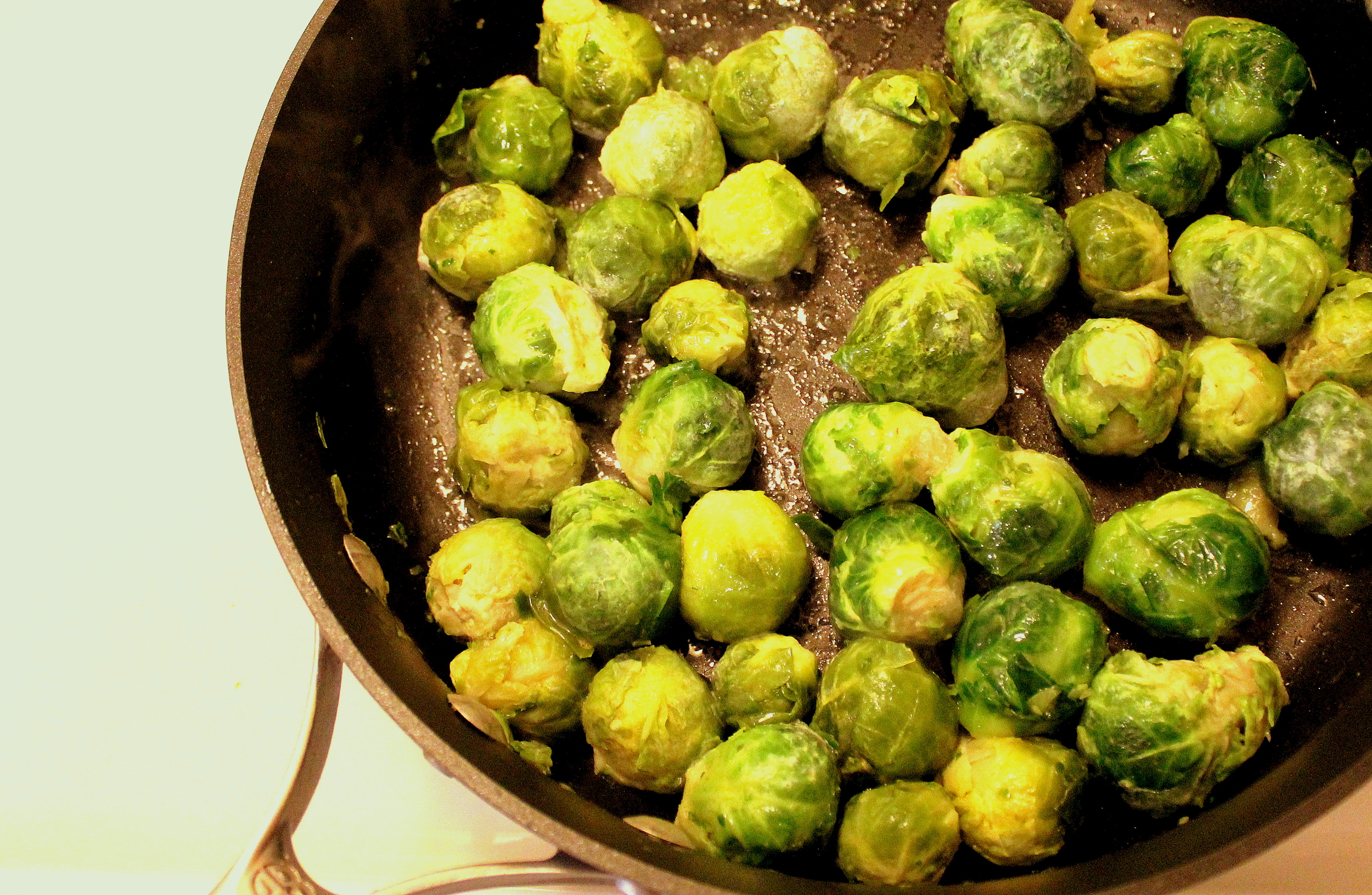 Easy (and Delicious) Sauteed Brussels Sprouts from Peas and Hoppiness