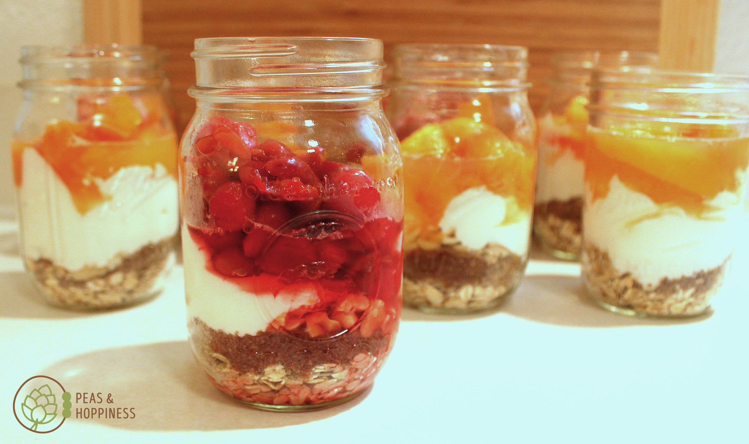 Overnight Oatmeal Jars. Prep on Sunday and enjoy for the whole week! Get the recipe
