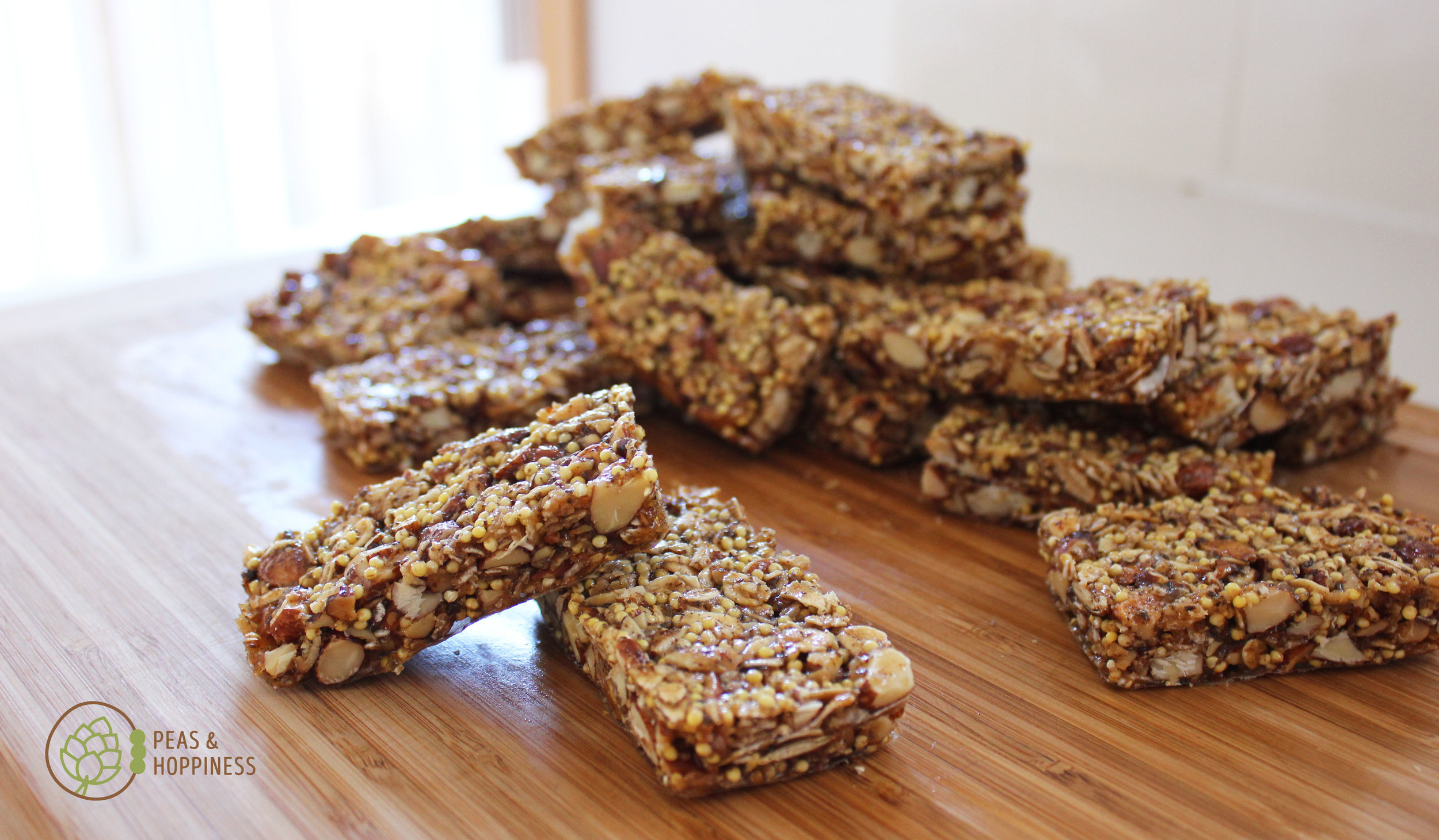 Savory Granola Bars for a quick &amp; healthy breakfast on the go - get the recipe!