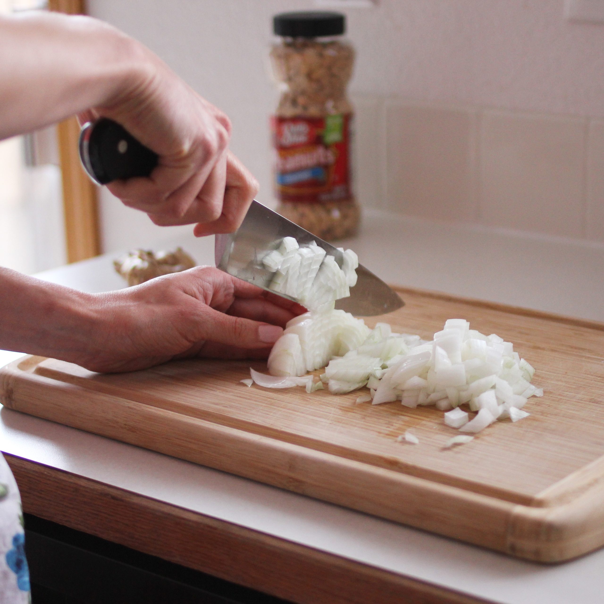 Chefs Knife Onions Square